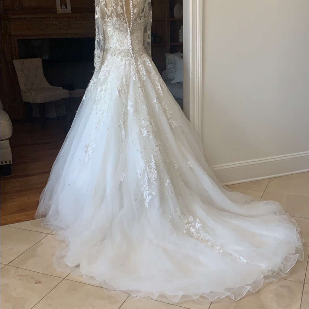 Wedding dress